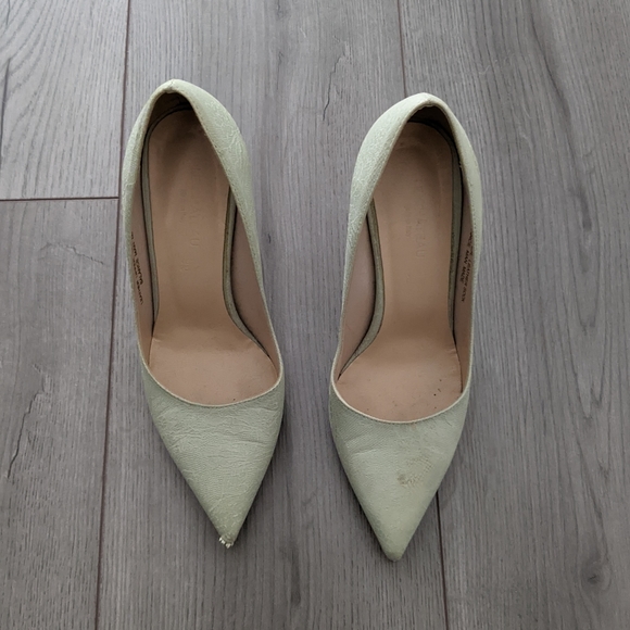 Le Chateau Mint Lace Heels - Picture 1 of 10